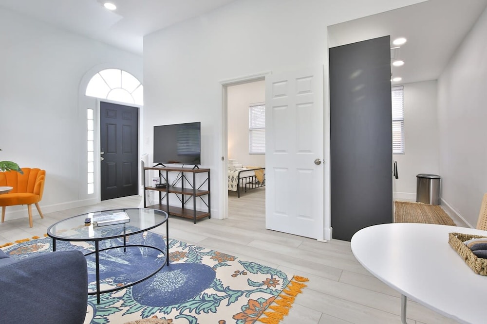 Walkable to Downtown - Casita 1 view 5