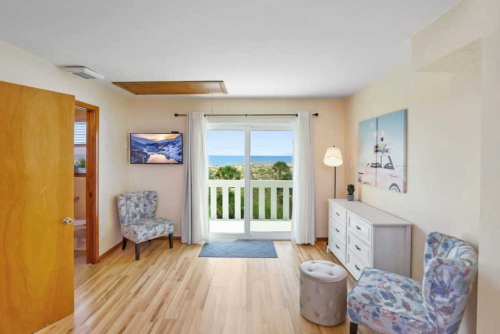 Oceanfront in St Aug Beach Patio BBQ Smart TVs