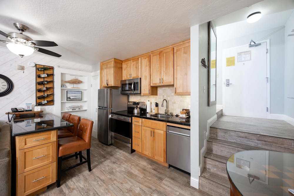 125 Bldg B Condo