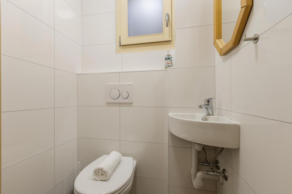 Rosaline - Large and Cosy Swiss Chalet With Beautiful Views