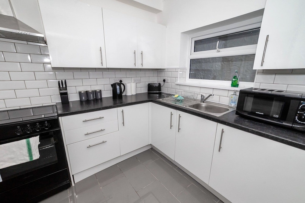 Spacious 3BR Swansea House Near City Centre