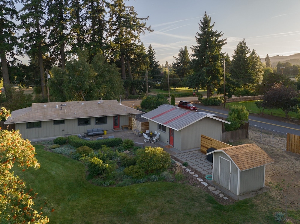 Belle 30 Day Minimum 2 Bedroom Home by RedAwning view 5