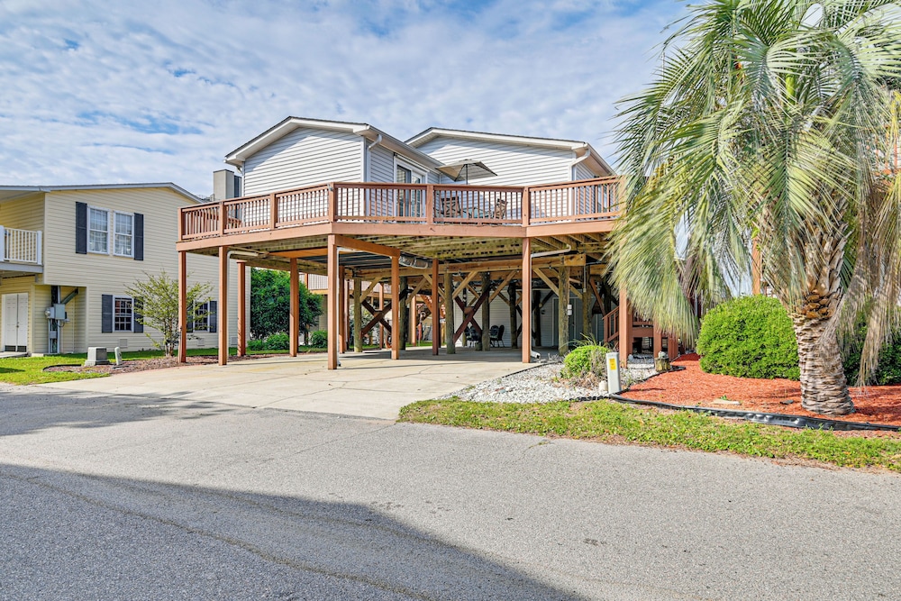 Walk to Surfside Beach: Home w/ Pool Access