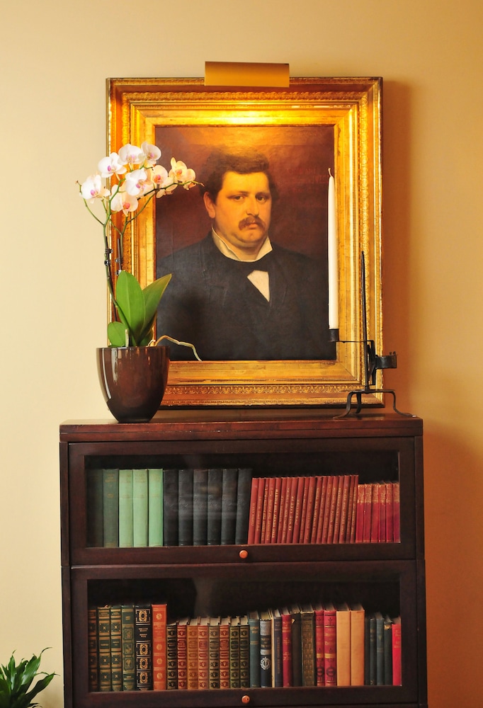 1795 Acorn Inn B&B