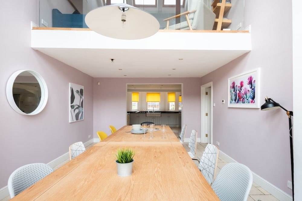 The Glasshouse Escape - 5BDR Victorian Jewel with Modern Twists in Jericho