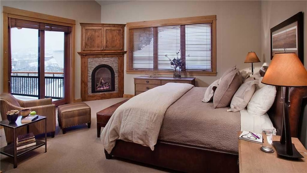 Falconhead Grande 10 BedroomHoliday home By Moving Mountains