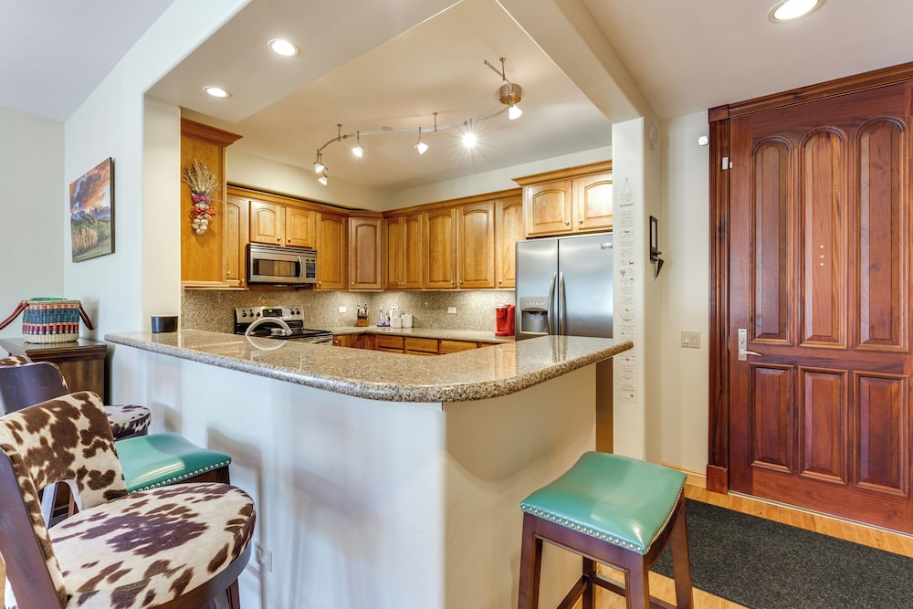 Near Hiking & Biking: Mtn-view Condo in Angel Fire