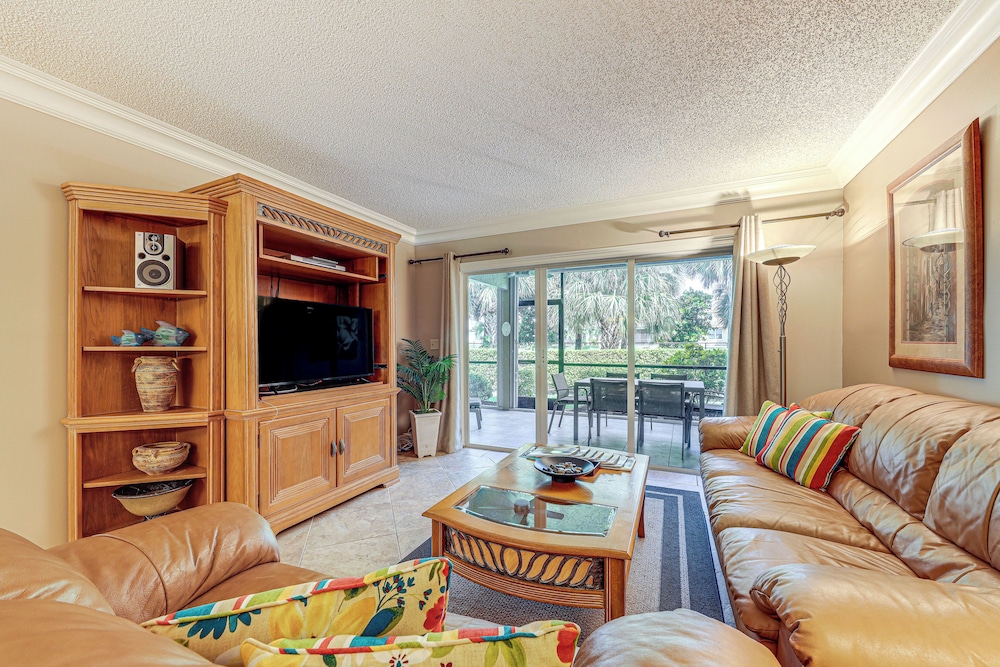 Apartment w/ Patio & Pool Access in Pompano Beach! view 3