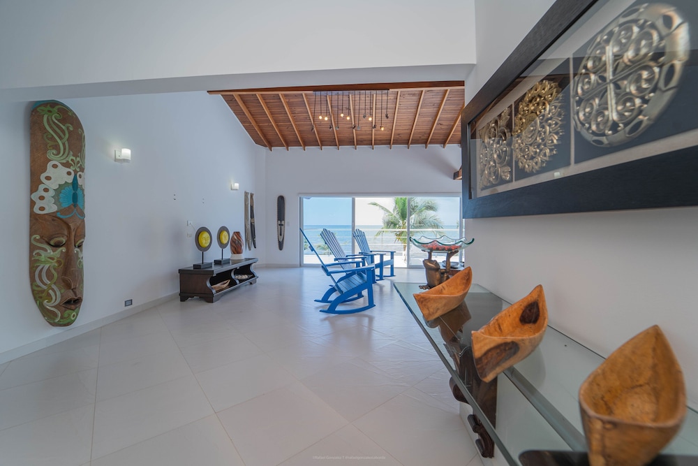 Villa El Francés 4BD WPool & Beach Front