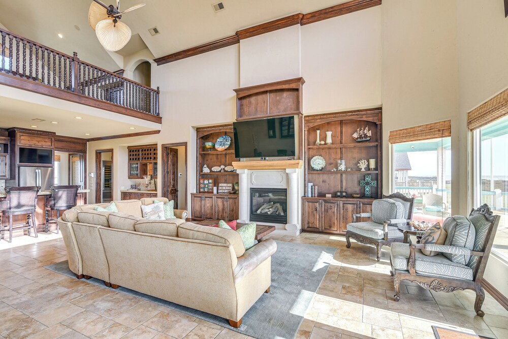 Beachfront Group Getaway on Bolivar Peninsula