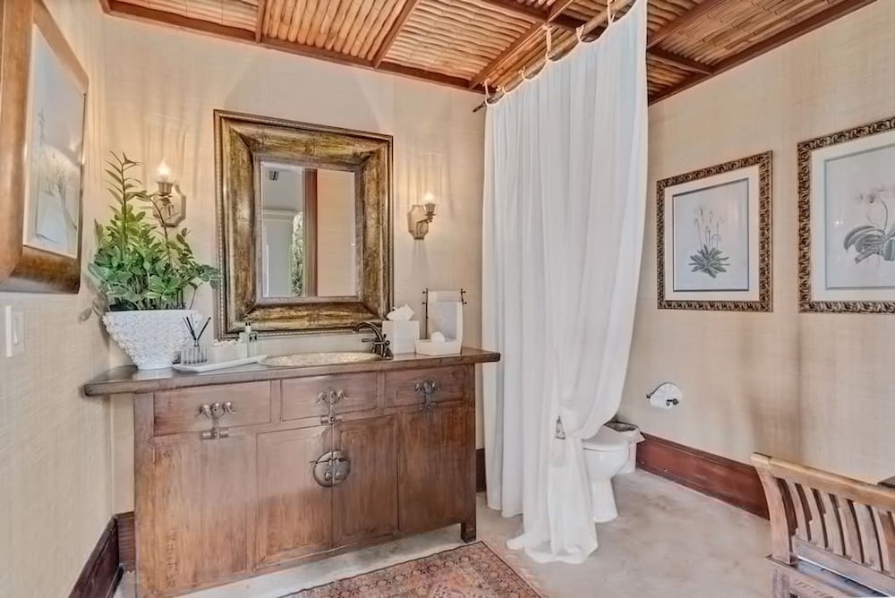 Magnificent Eight Bedroom Holiday Home