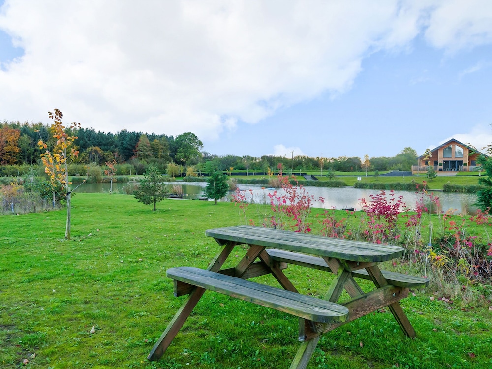 Micklemore Lakes and Lodges