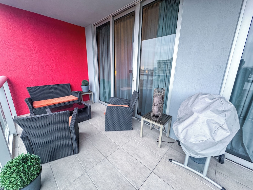 Modern Beachwalk Apt 805