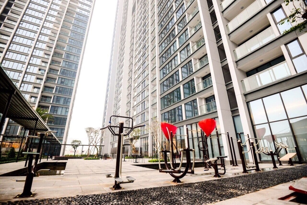 Homefromhome Metropolis Apartments