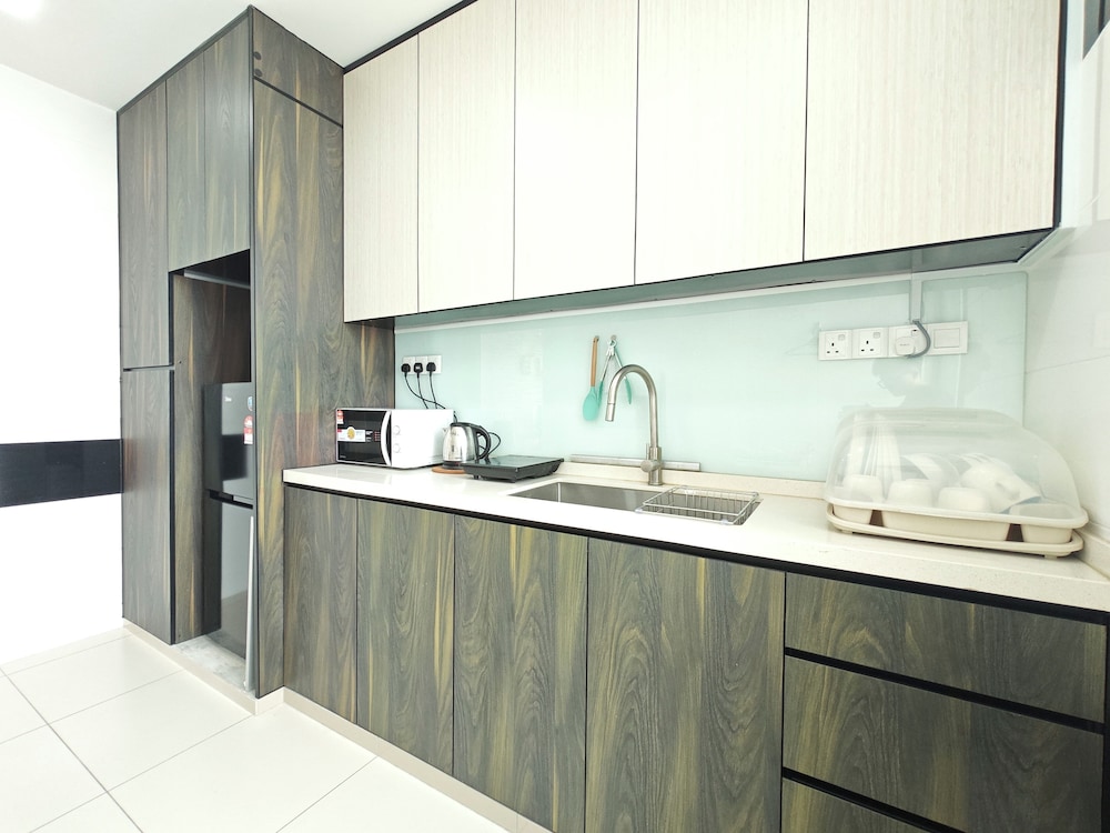 Kempas Dsummit Residences by Antlerzone
