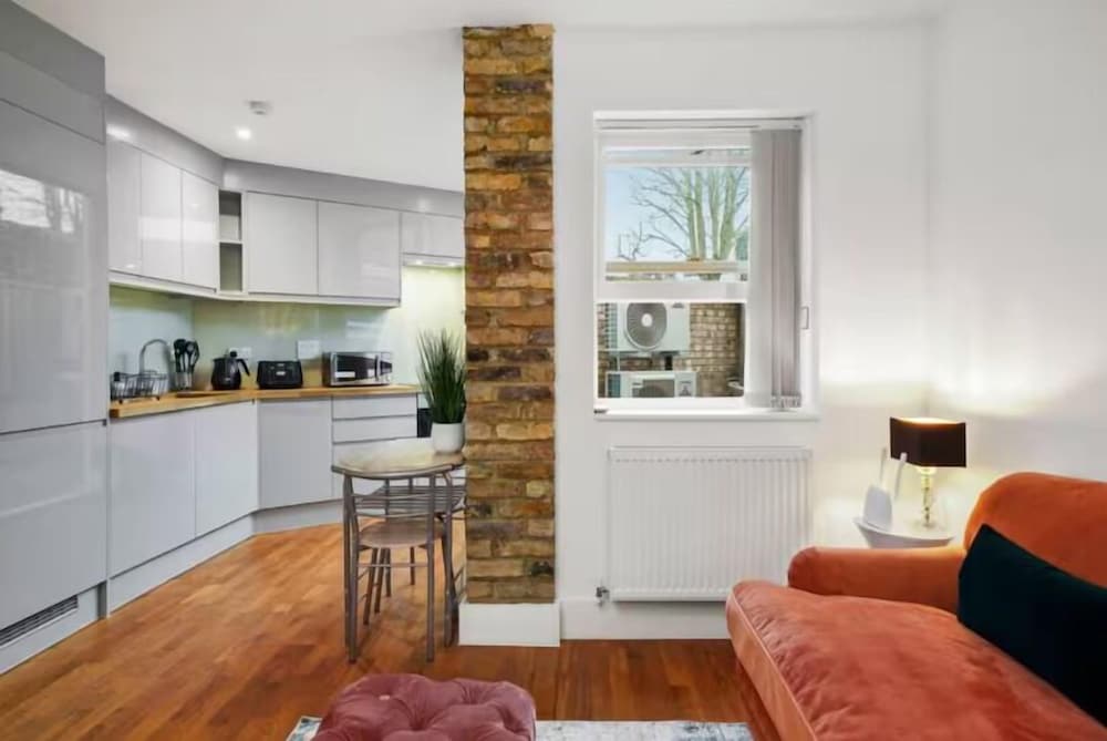 Flat 1 Victoria Grove