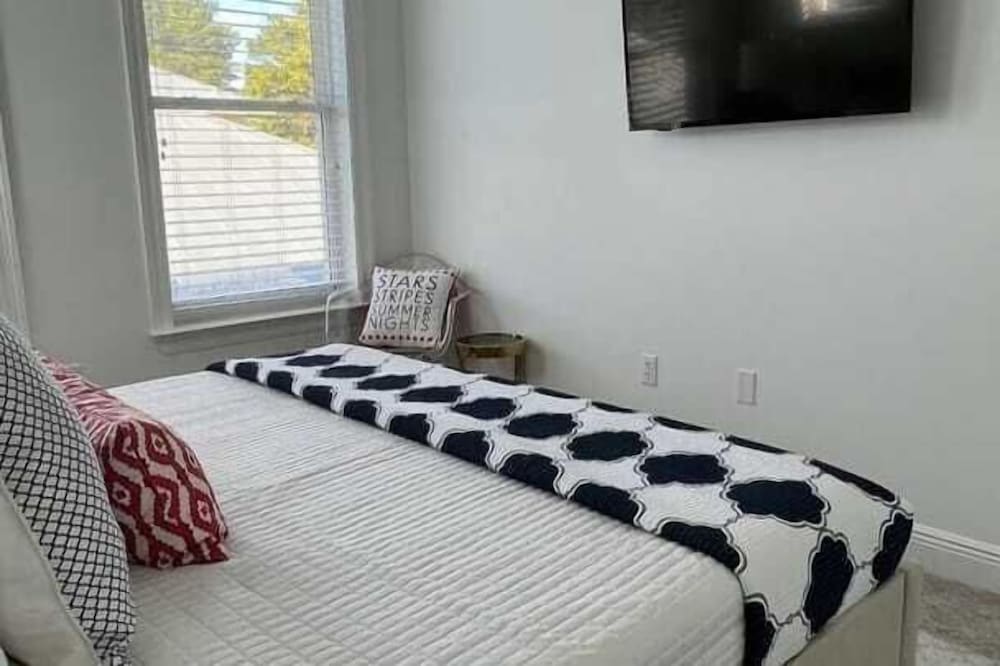 30A Stars & Stripes by Avantstay Seagroge Pool & Tennis