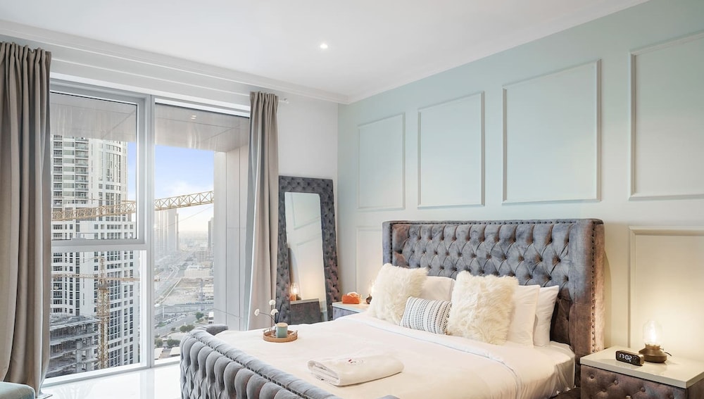 High Floor Lux 2BR nr Top Golf Dubai Marina JLT