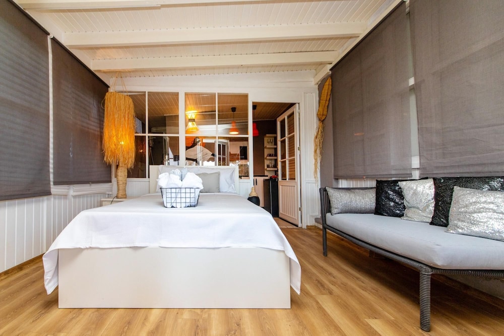 Vacation Flat w Garden Pool in Bodrum Gumusluk view 5