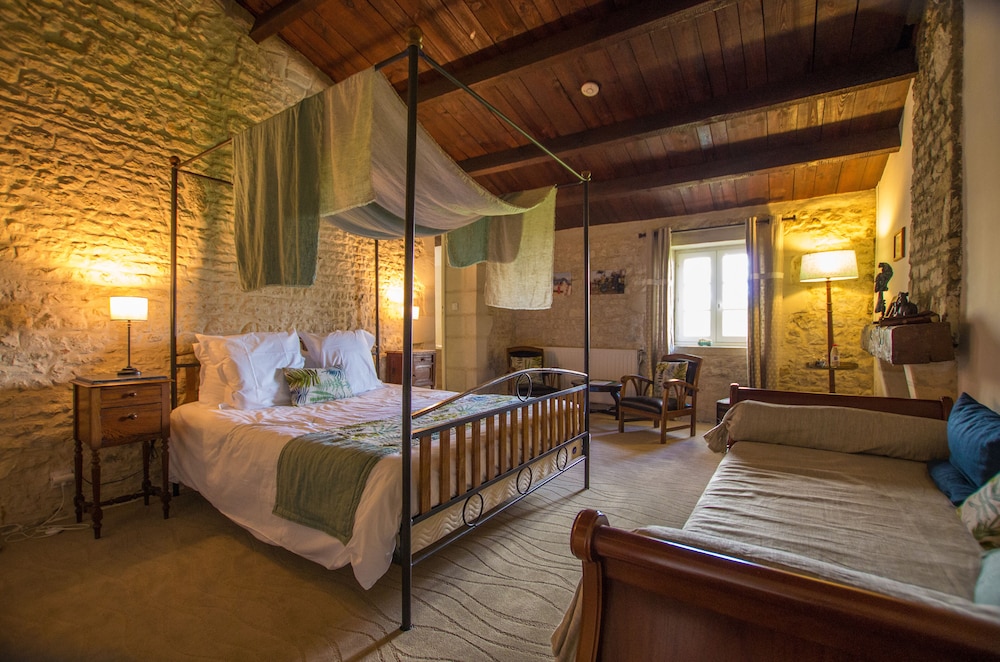 Logis Saint Leonard view 4