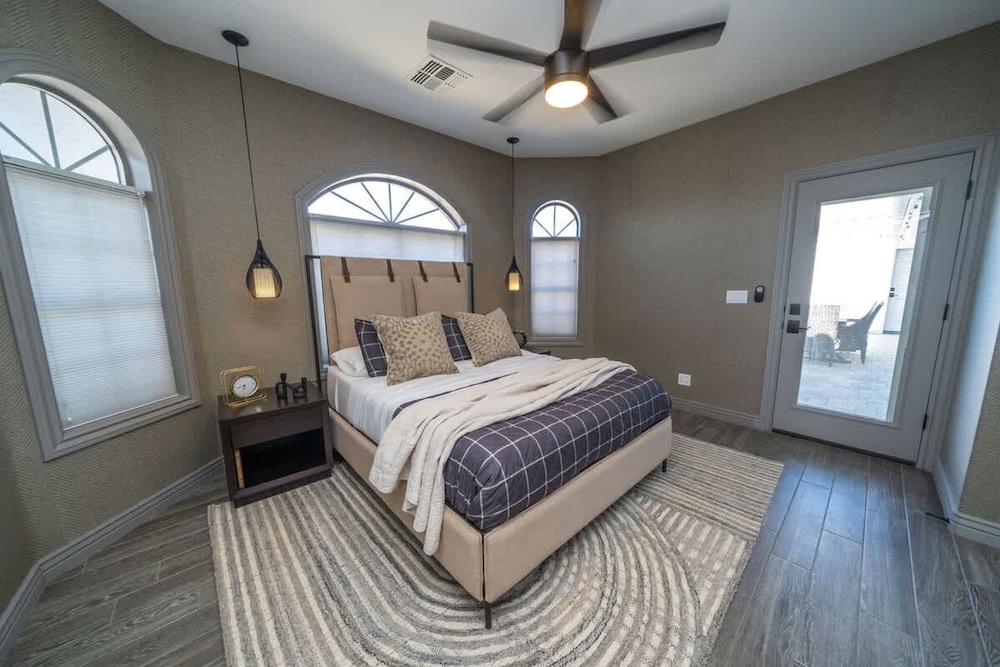 Lavish Lake Havasu Villa Pool Fire Pit an Views