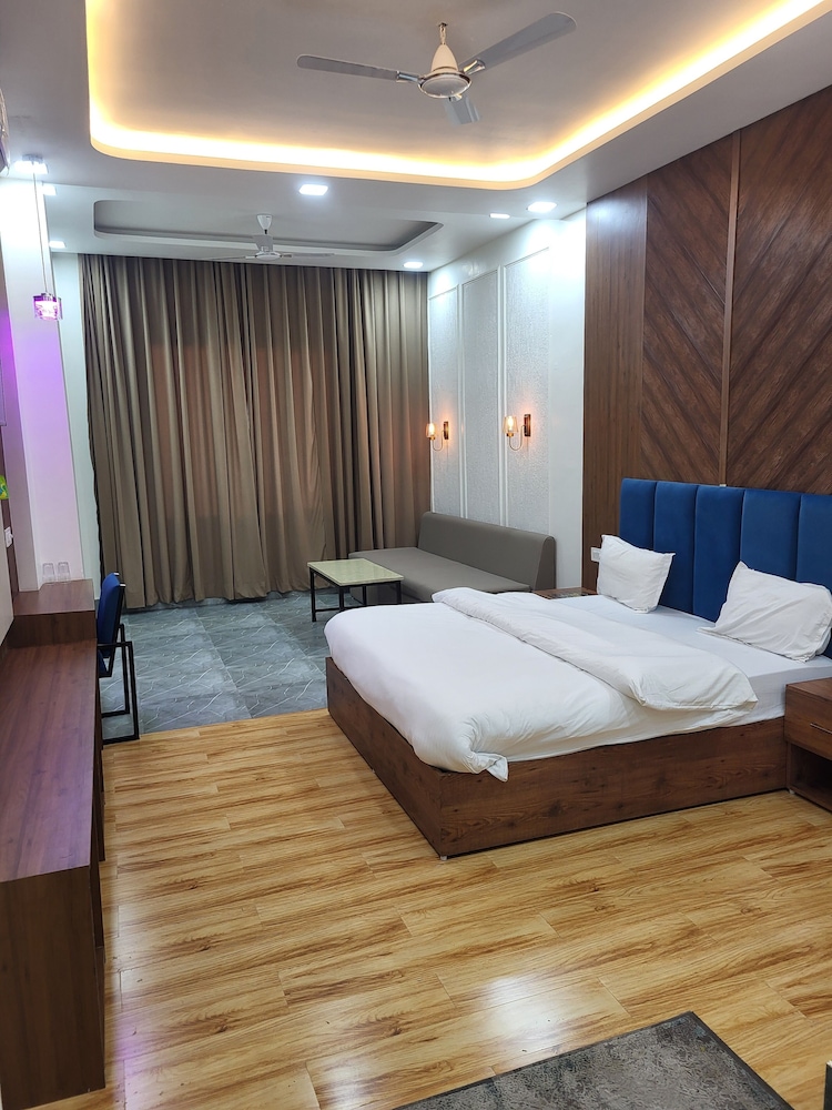 Hotel MG Kitchen and Banquet