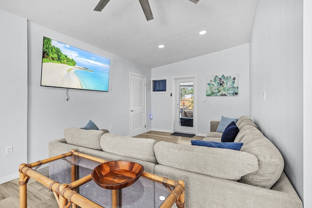 185 Hibiscus Hideaway: 3br Home On Fmb! 3 Bedroom Home