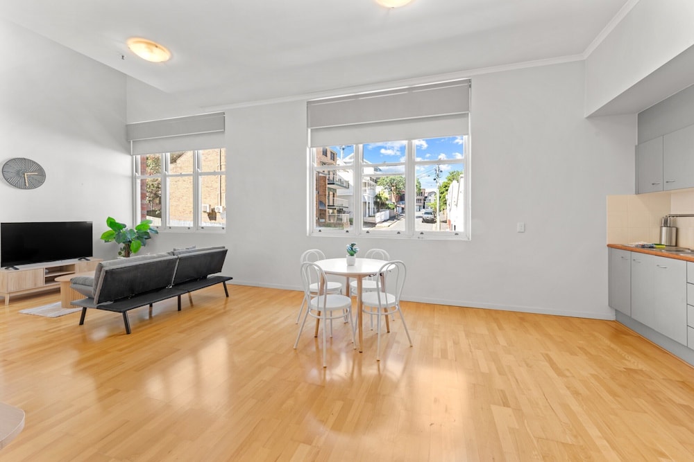 Modern 1-bed Apartment in Spring Hill
