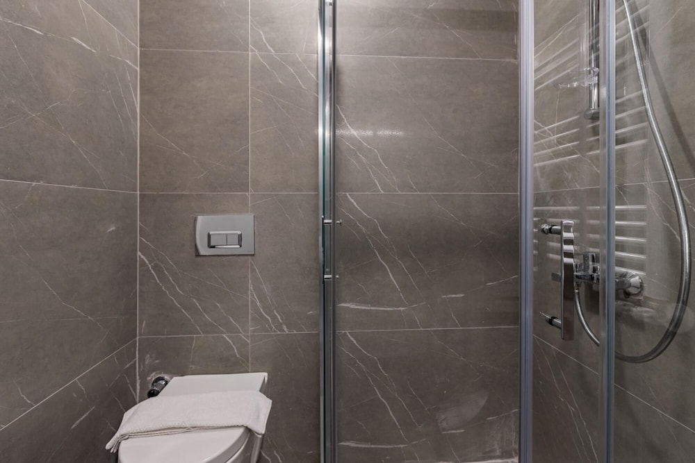 Modern Flat With Fantastic City View in Kadikoy