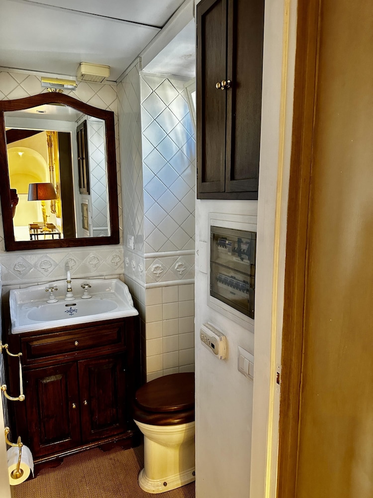 L Ortensia Bianca in Palazzo Ruspoli a Superb Retreat in the Most Elegant Palace in Rome
