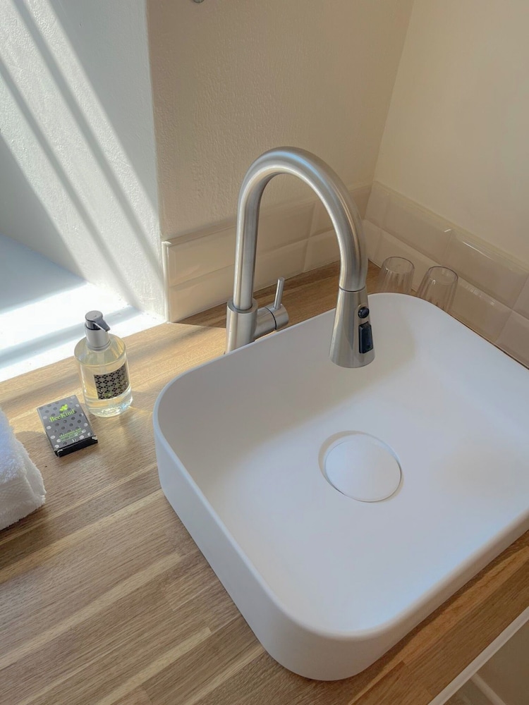 Luxury Townhouse Retreat in Kendal w/ Free Parking