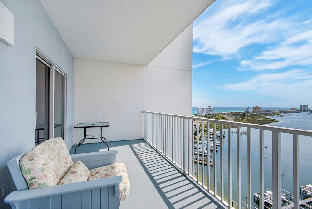 South Harbour 12E