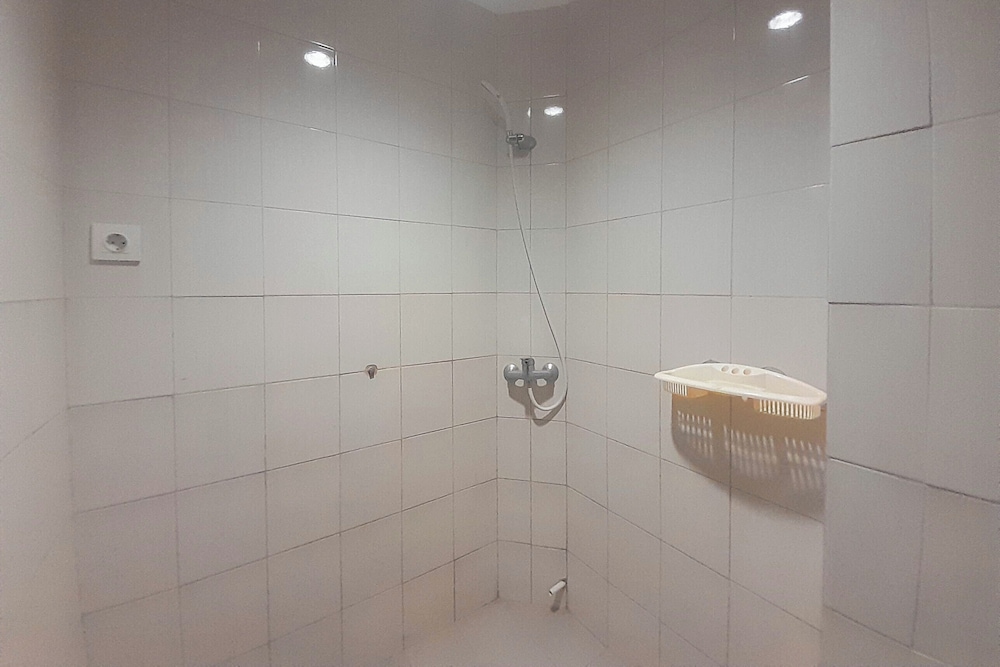 Comfortable And Homey 2Br Apartment At Mekarwangi Square Cibaduyut