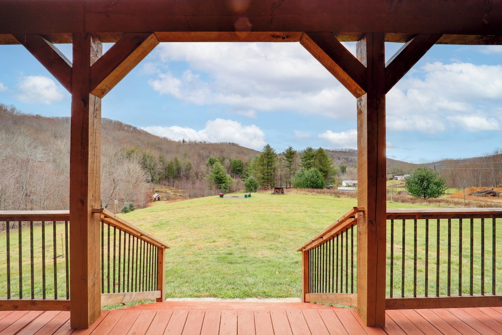 Hike, Ski & More: Blue Ridge Mountain Escape
