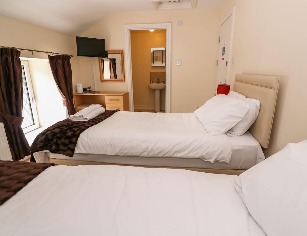 Swansea Vacations - Old Tredegar Arms - Property Image 17