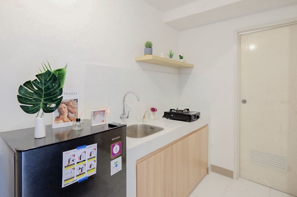 Blue Accent Minimalist 2Br At Tokyo Riverside Pik 2 Apartment