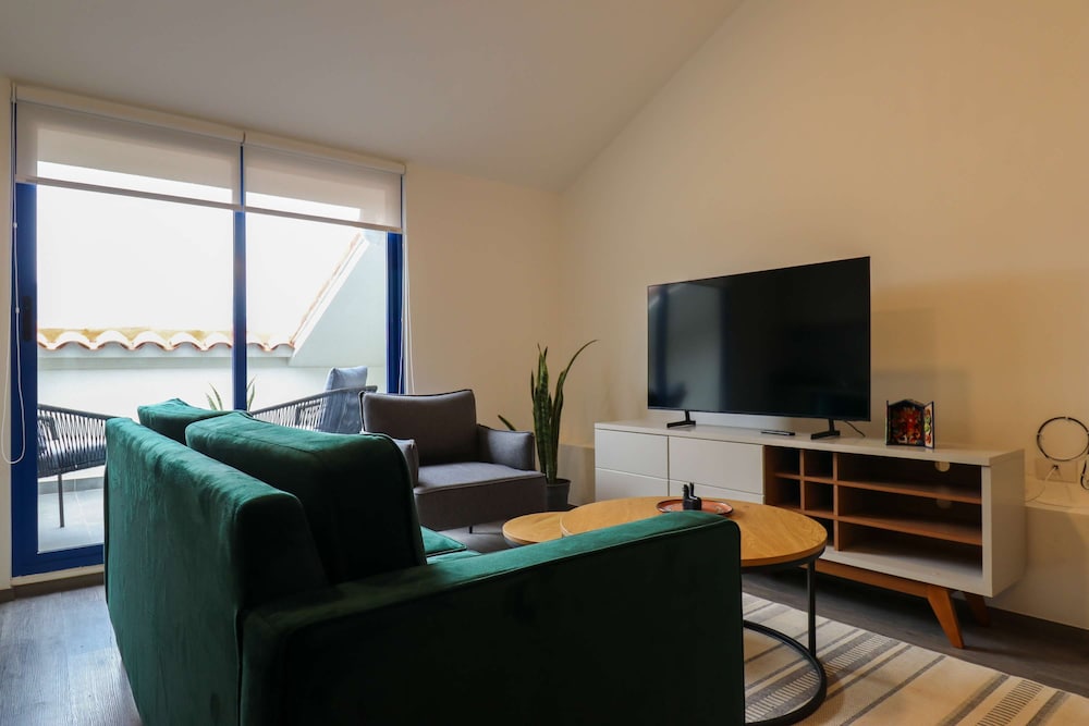 w Stunpedous 2BR w Perfect Balcony in Cusco