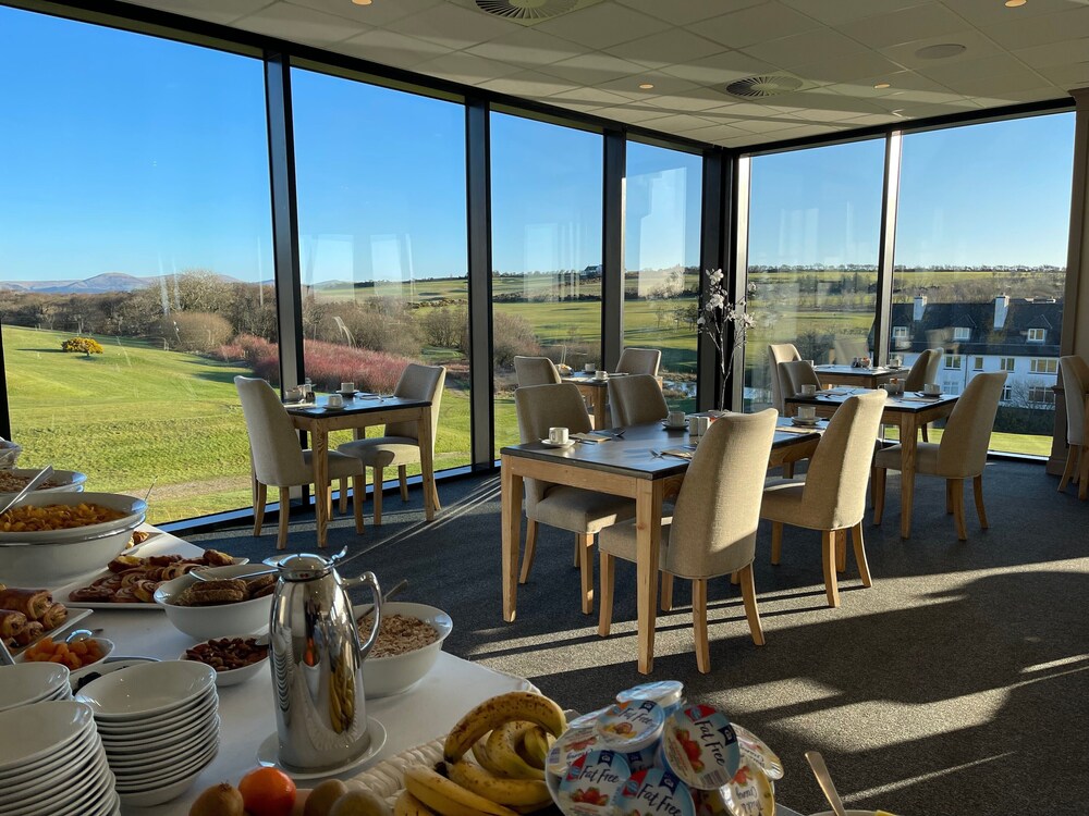 COMIS Hotel & Golf Resort