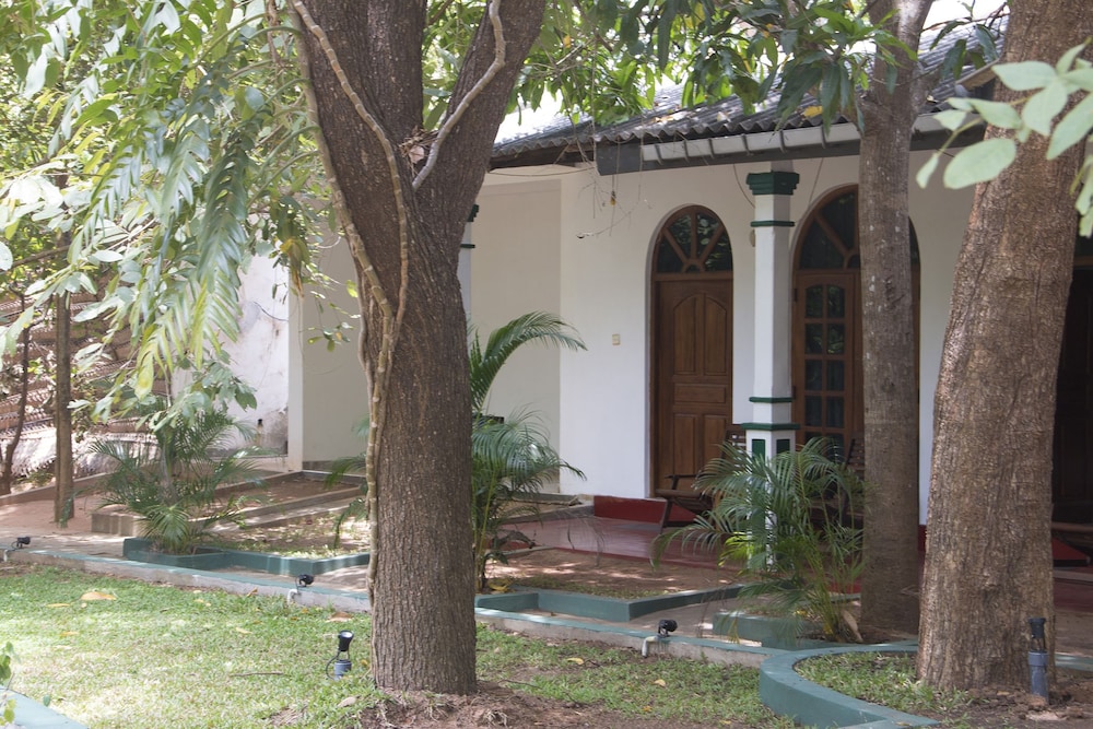 Thuruliya Lodge Habarana