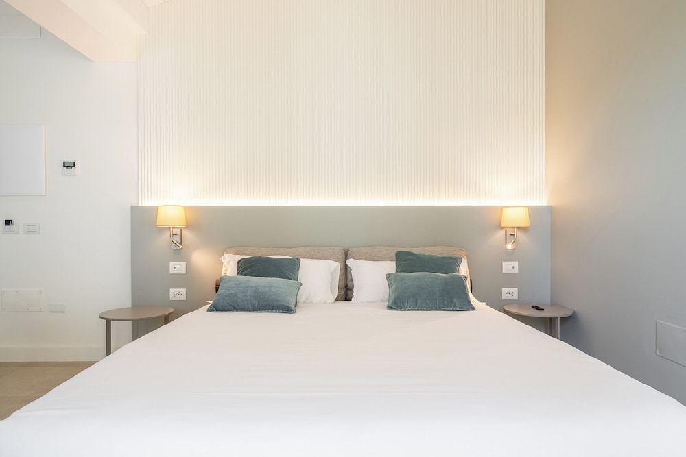 KARALIN SONNINO SUITES
