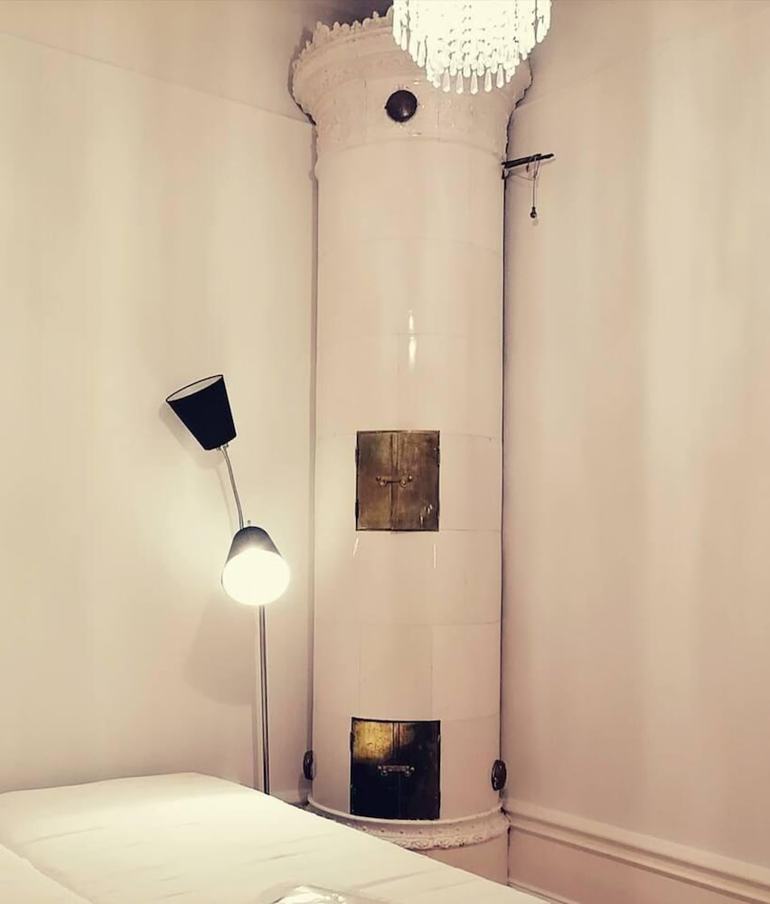 Beautiful 1-bed Apartment in Stockholm view 3