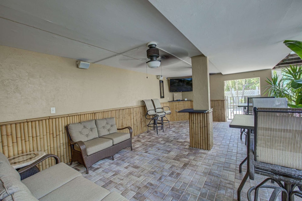 Siesta Sands Beach Resort 4th Floor With Elevator