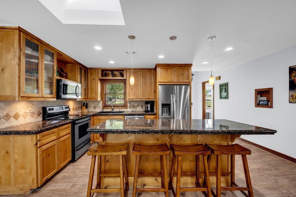 River Oaks Place