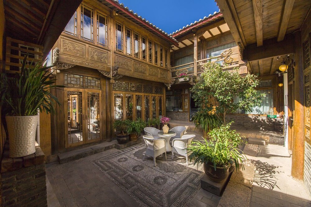 Hua Zhu Fansu Yunju Homestay