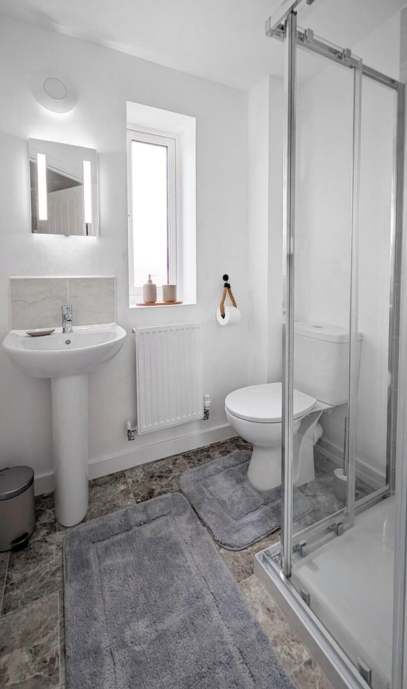 Cotswold Green - Sleeps 5 - Free EV Charge