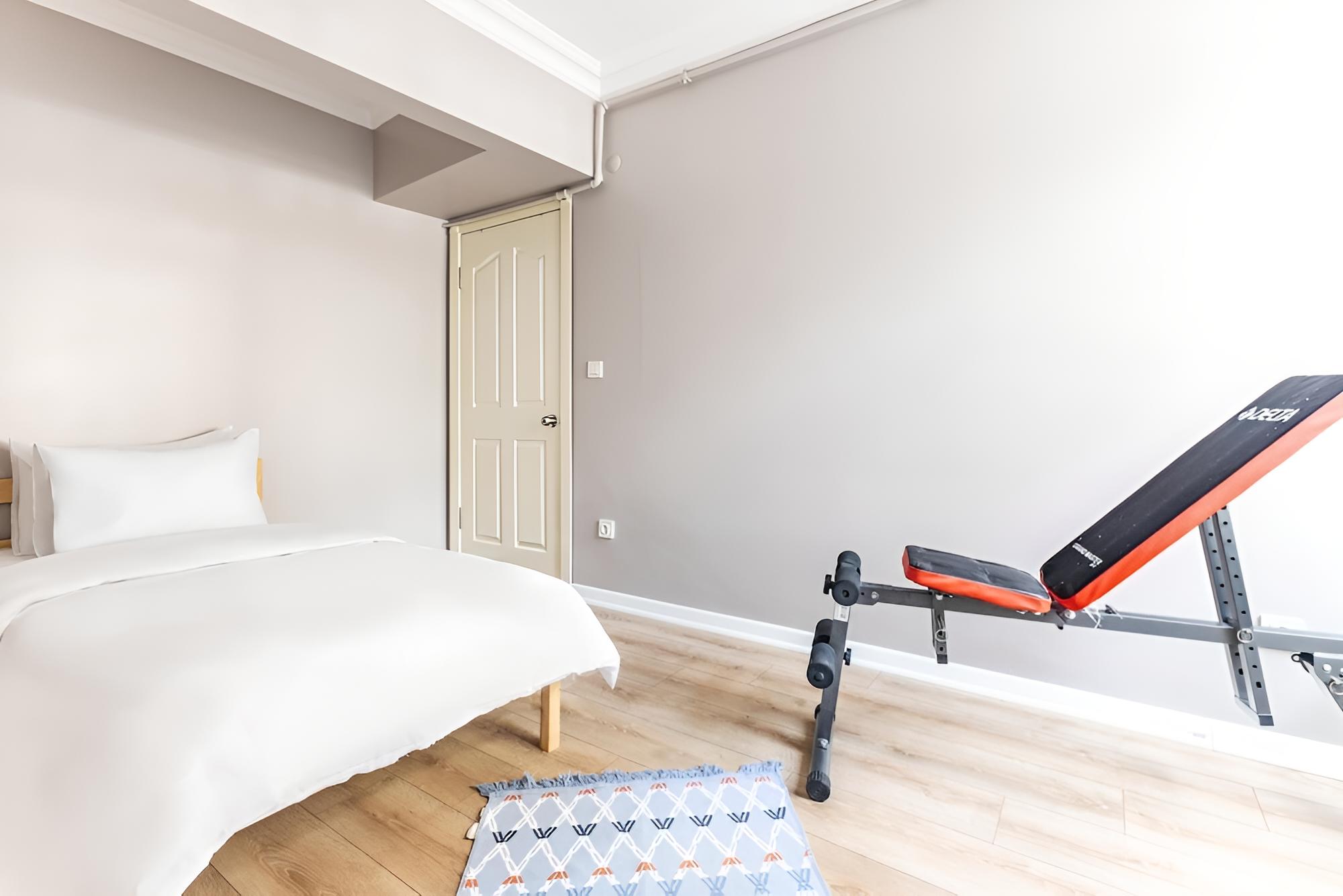 Comfortable House With a Cute Backyard in Kadikoy