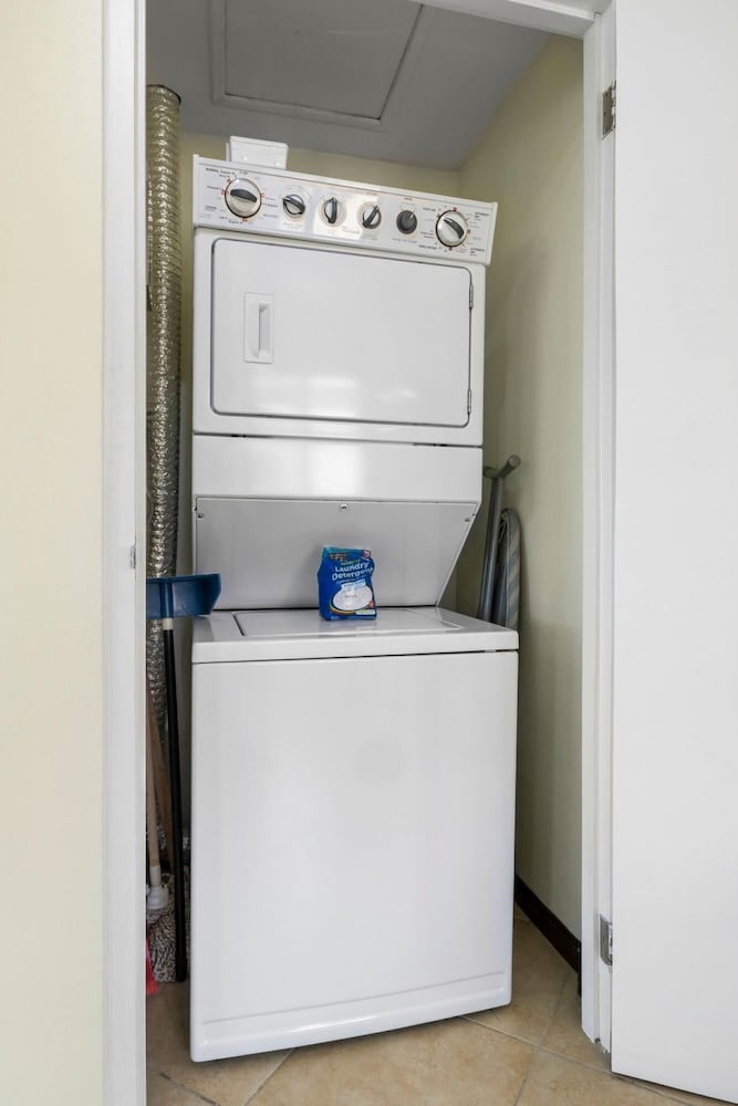2br2ba Townhome With Pools GYM Gold Coast