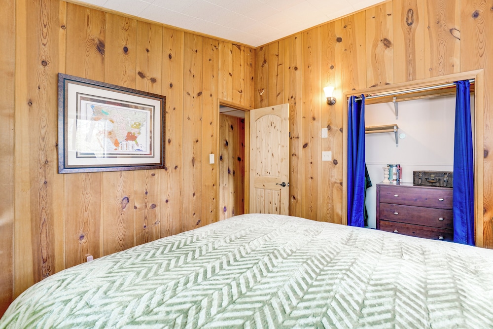 Mtn Views & Multi-level Deck: Prescott Paradise!