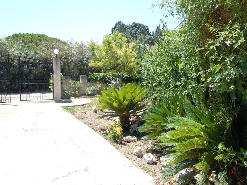 Villa Kore in Complete Relaxation Near the sea - Wi-fi view 3