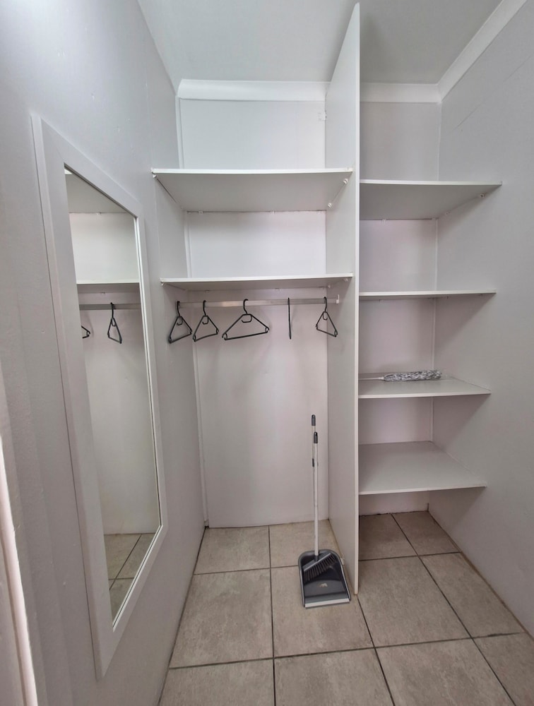 Ivy Place Studio Apartment